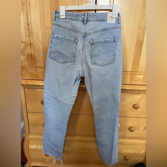 Zara ripped jeans - Picture 2 of 2